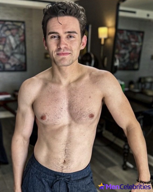Michael Johnston shirtless and erotic gay pics