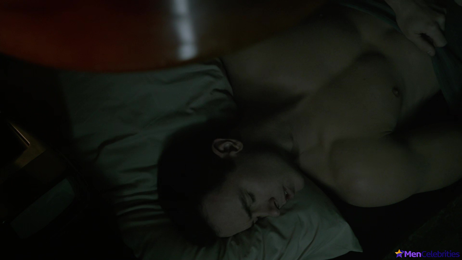 Michael Johnston shirtless in Teen Wolf 5-13 Codominance