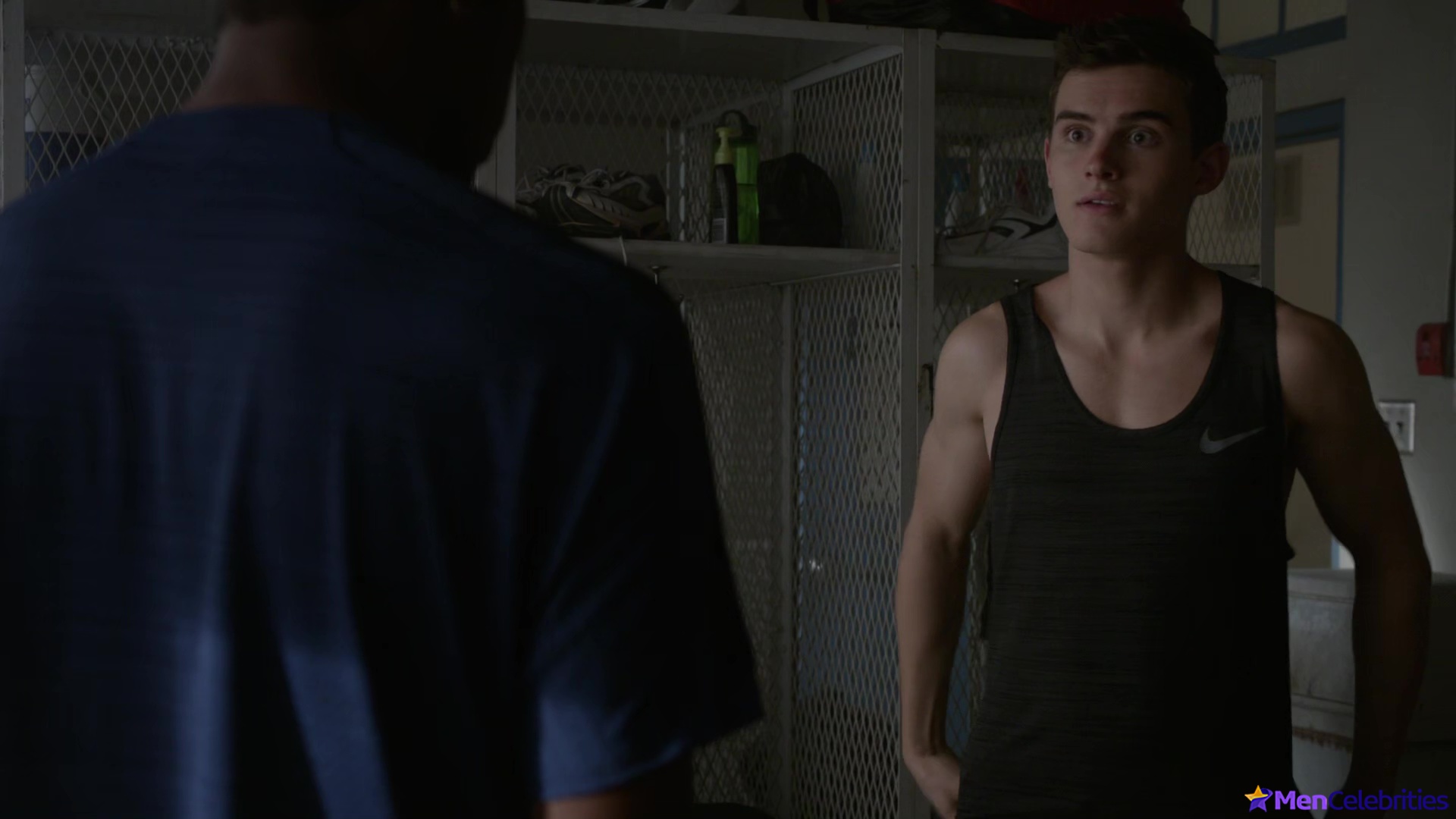 Michael Johnston shirtless in Teen Wolf 5-13 Codominance