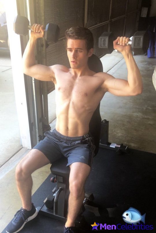 Michael Johnston shirtless and erotic gay pics