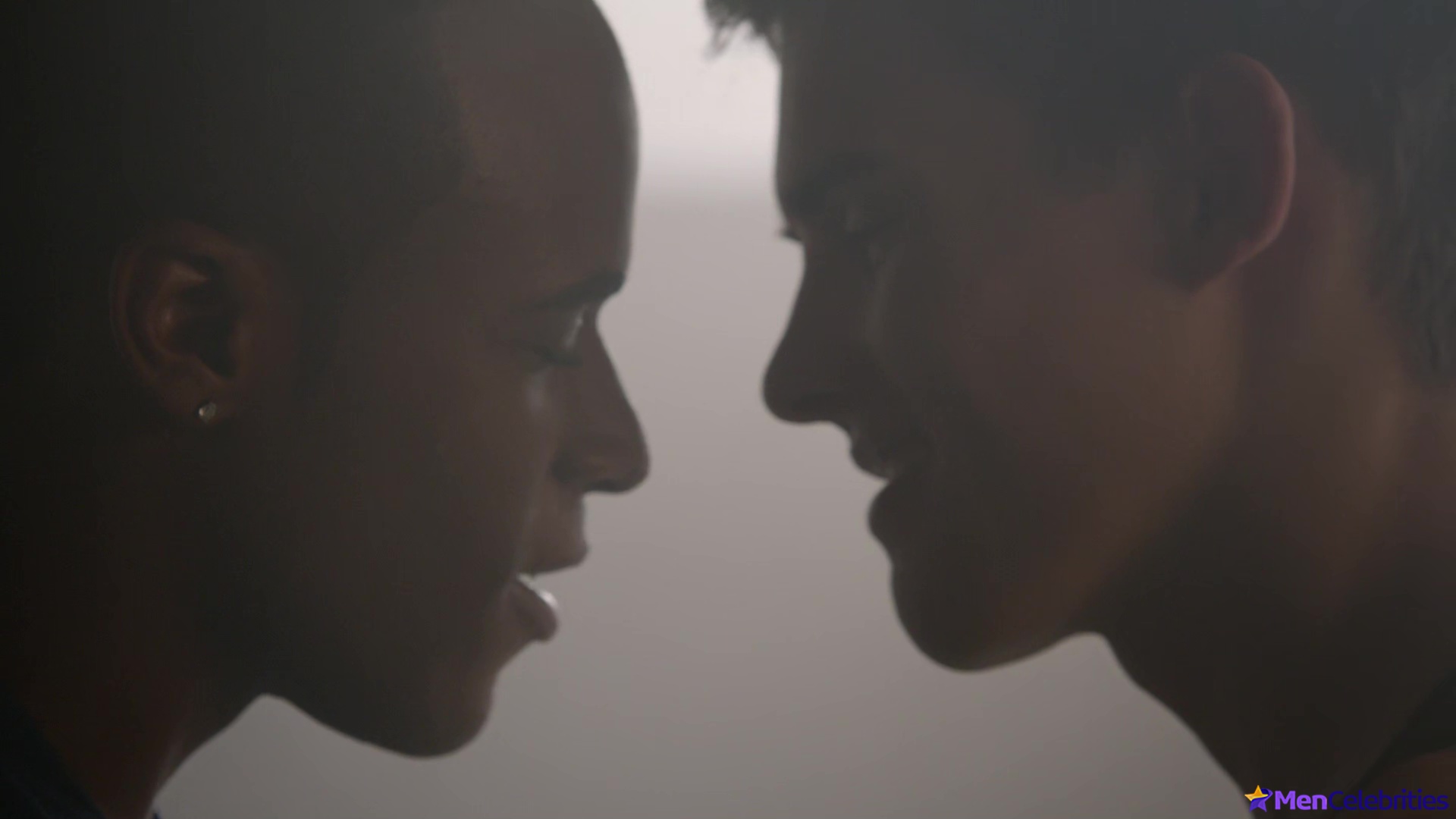 Michael Johnston shirtless in Teen Wolf 5-13 Codominance