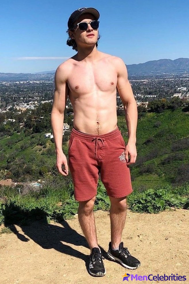 Michael Johnston shirtless and erotic gay pics