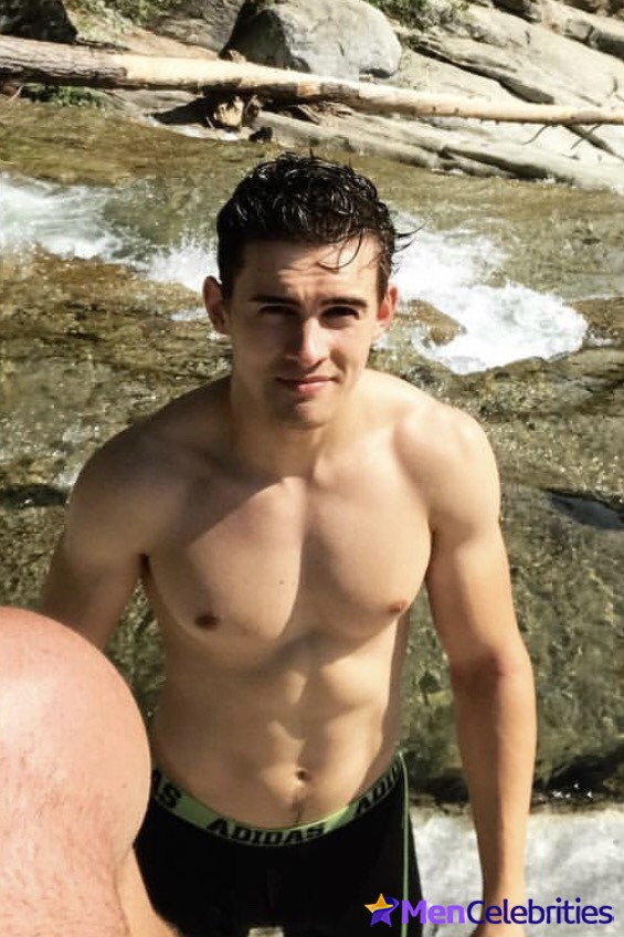 Michael Johnston shirtless and erotic gay pics