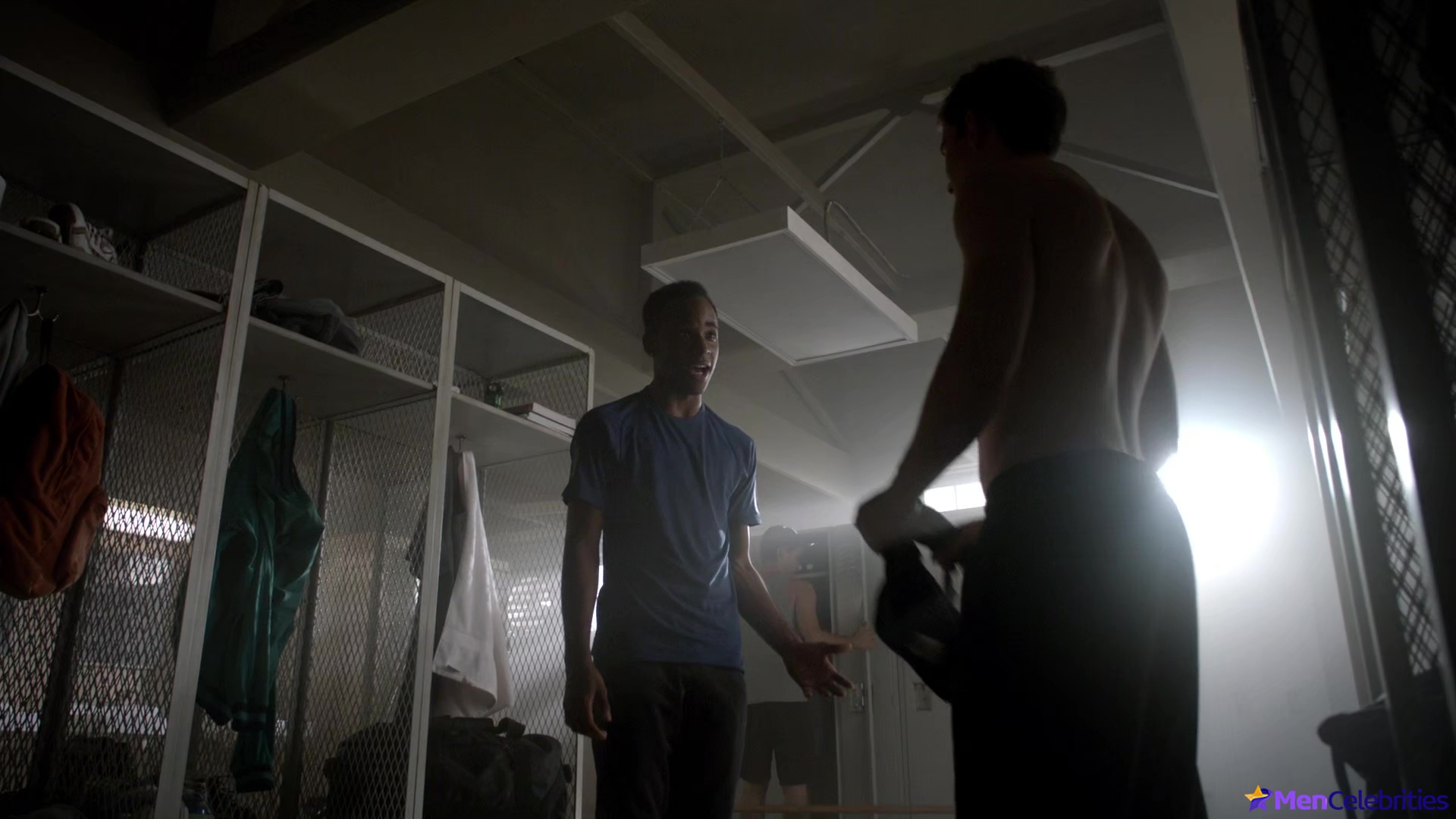Michael Johnston shirtless in Teen Wolf 5-13 Codominance
