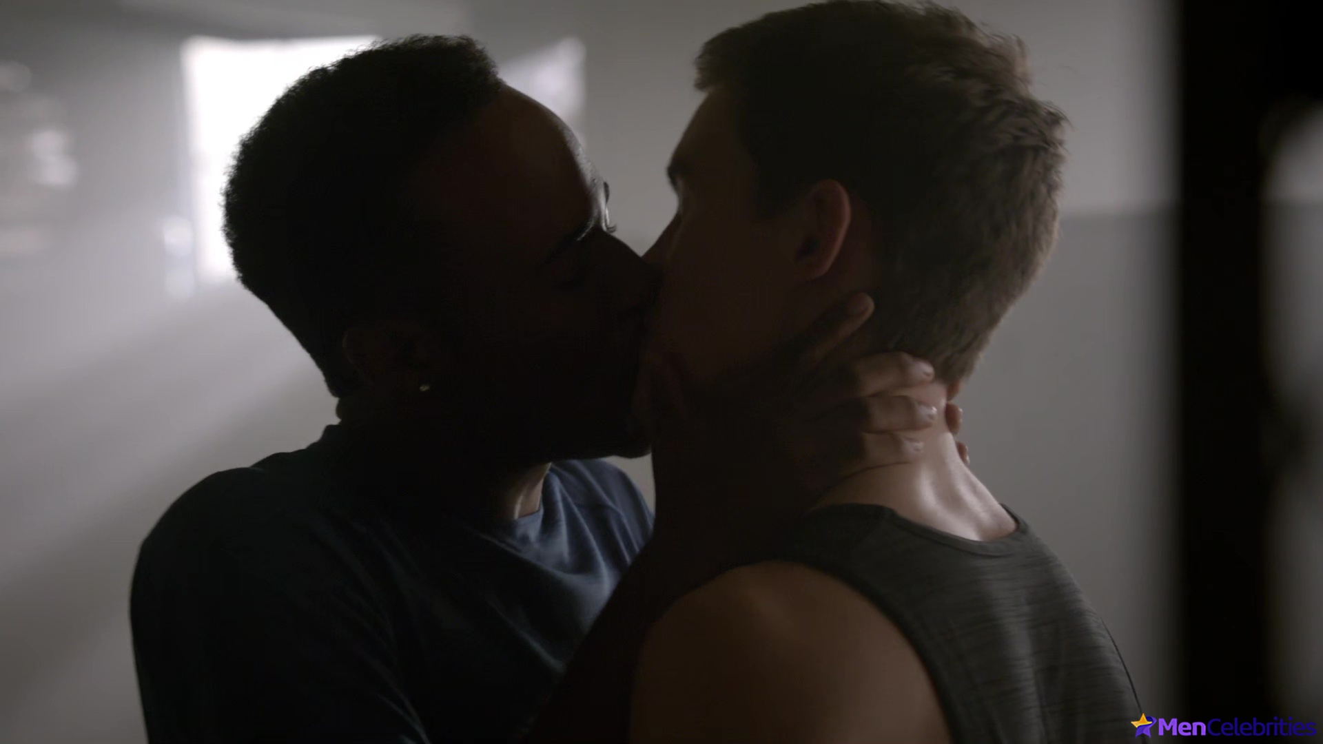 Michael Johnston shirtless in Teen Wolf 5-13 Codominance