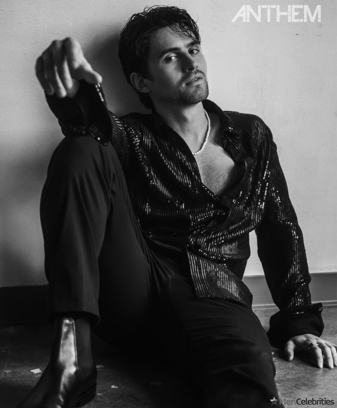 Michael Johnston shirtless and erotic gay pics