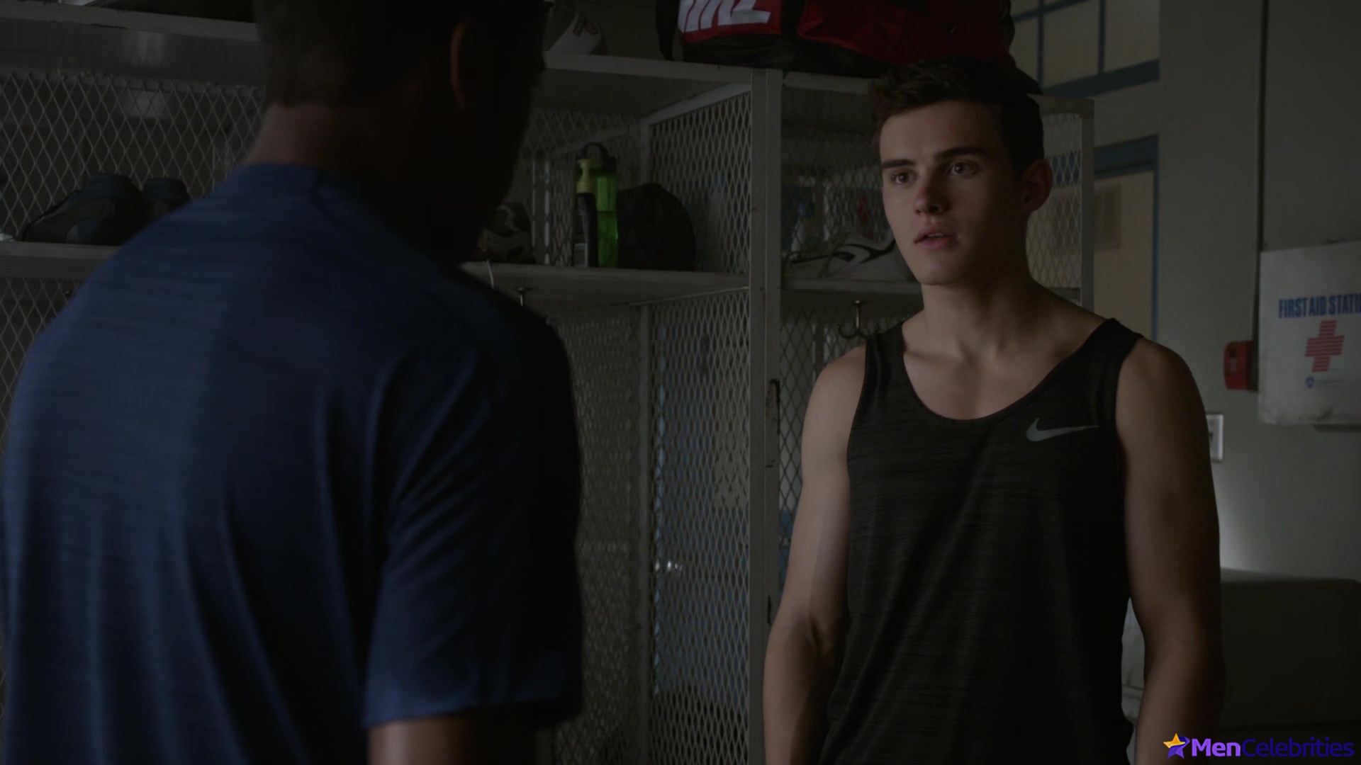 Michael Johnston shirtless in Teen Wolf 5-13 Codominance