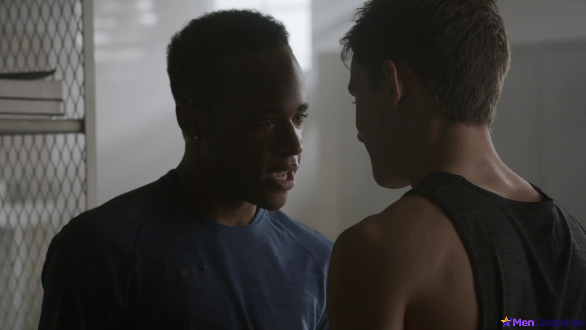 Michael Johnston shirtless in Teen Wolf 5-13 Codominance