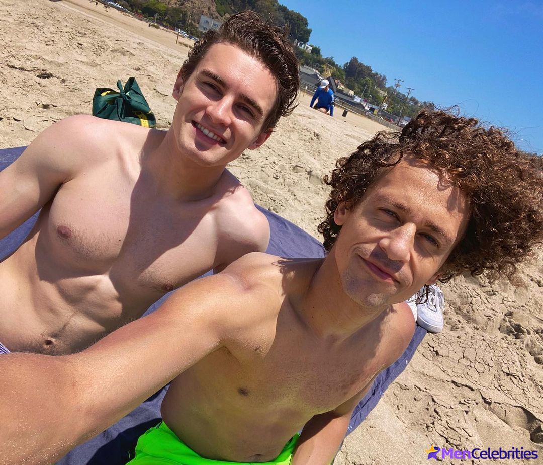 Michael Johnston shirtless and erotic gay pics