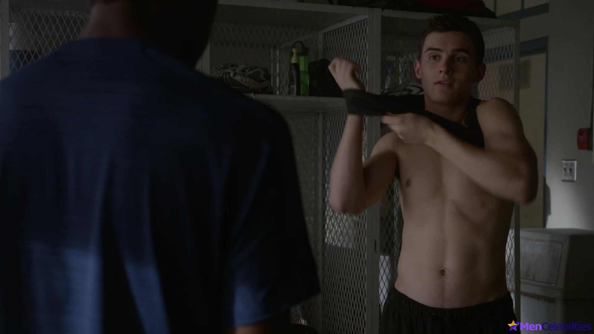 Michael Johnston shirtless in Teen Wolf 5-13 Codominance