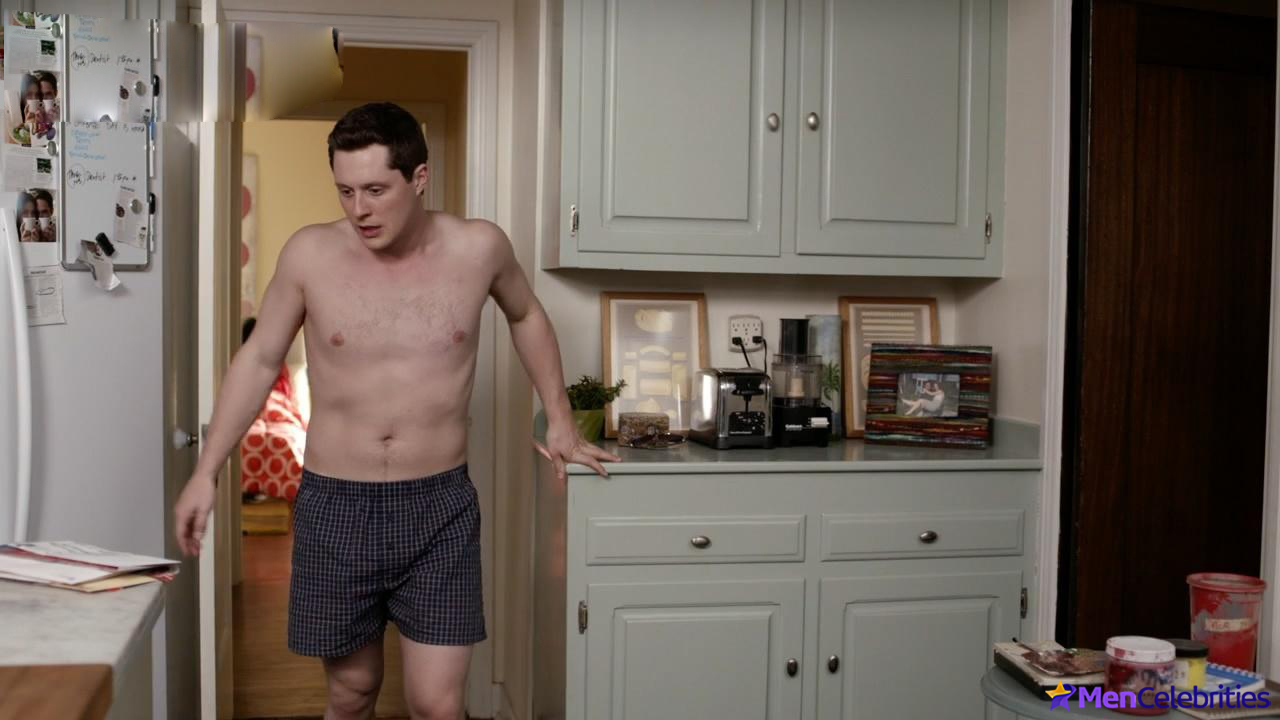 Noah Reid nude and erotic movie scenes