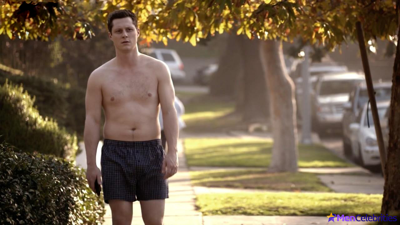 Noah Reid nude and erotic movie scenes