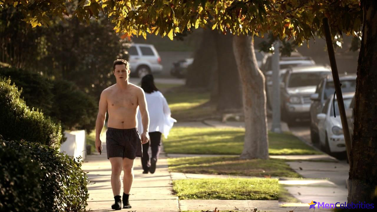 Noah Reid nude and erotic movie scenes