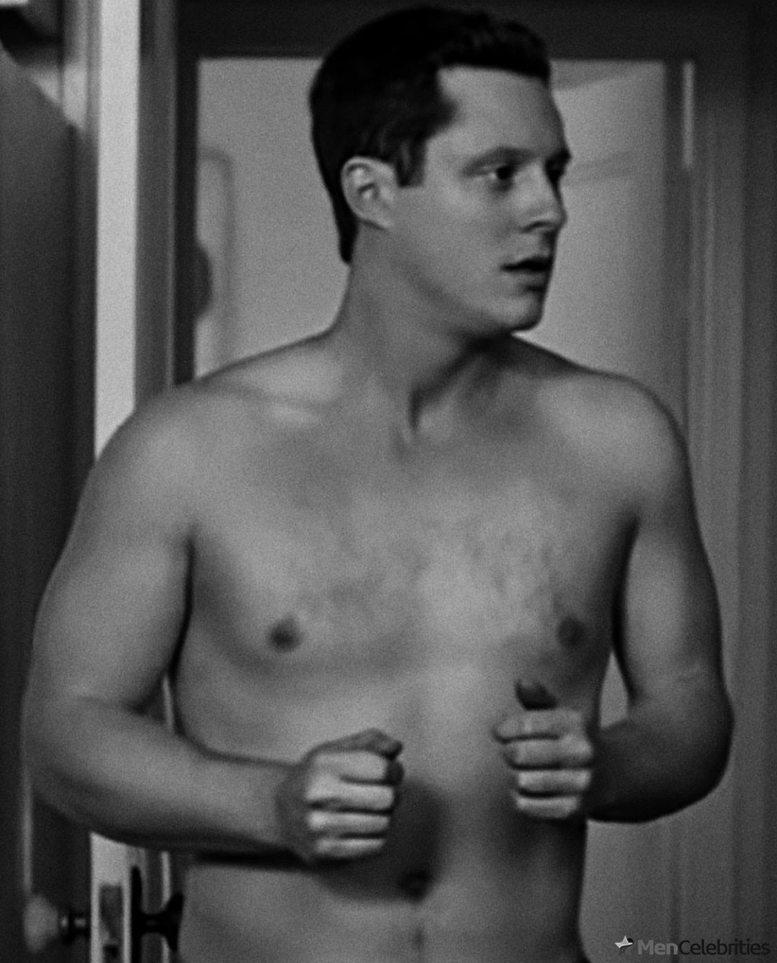 Noah Reid shirtless andcock bulge pics