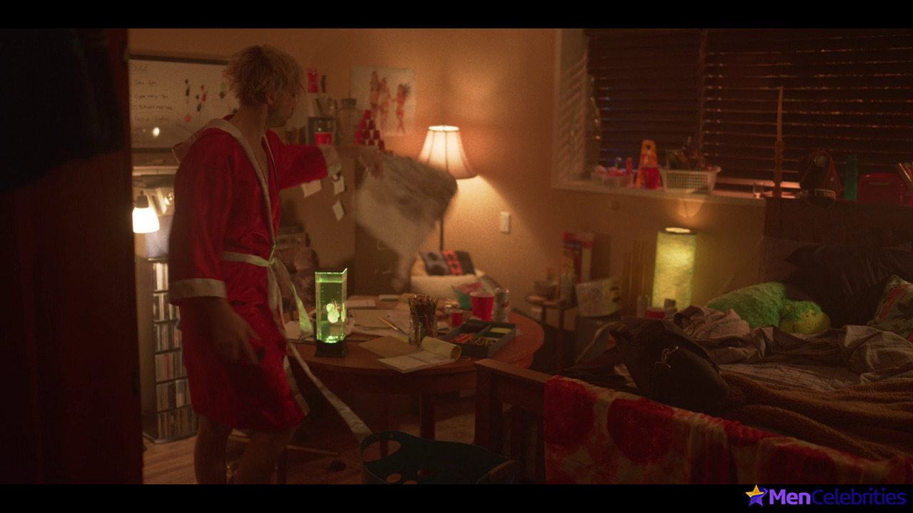 Richard Harmon shirtless in Fakes 1-05 Real Gs Move In Silence Like Lasagna