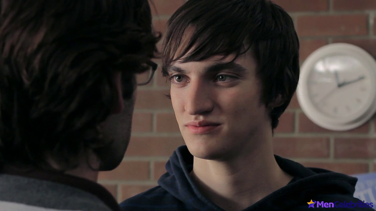 Richard Harmon shirtless in Judas Kiss