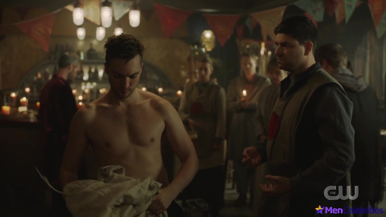 Richard Harmon shirtless in The 100 7-05 Welcome To Bardo
