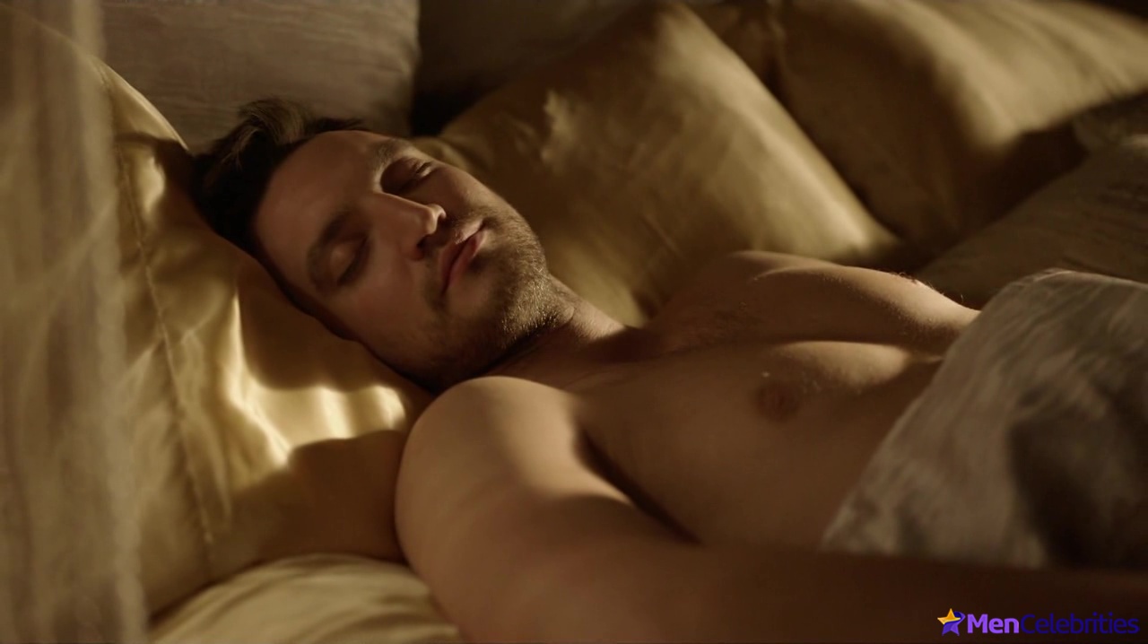 Richard Harmon naked in The 100 7-07 The Queens Gambit