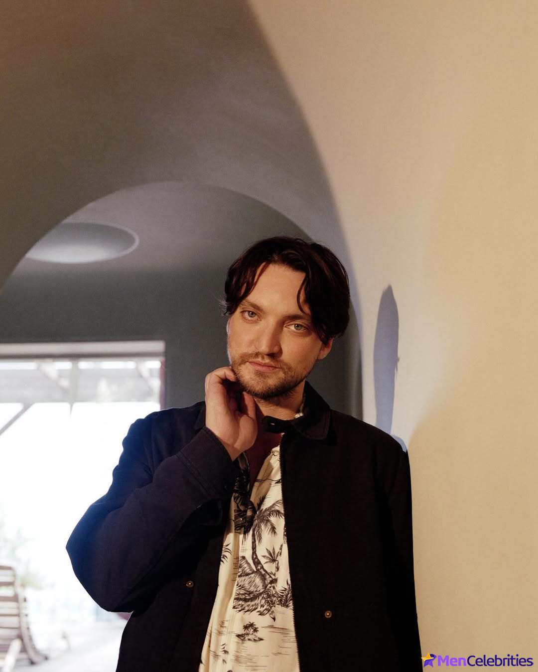 Richard Harmon shirtless and sexy pics