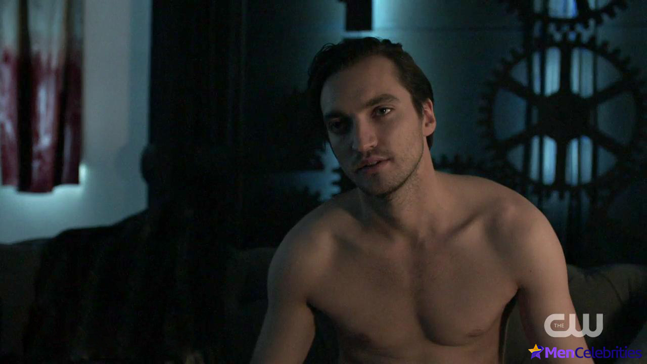 Richard Harmon nude and gay sex scenes