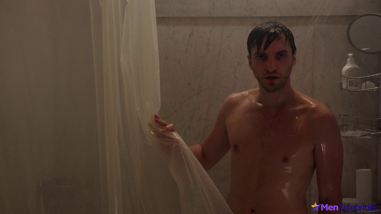 Richard Harmon nude shower in The Return