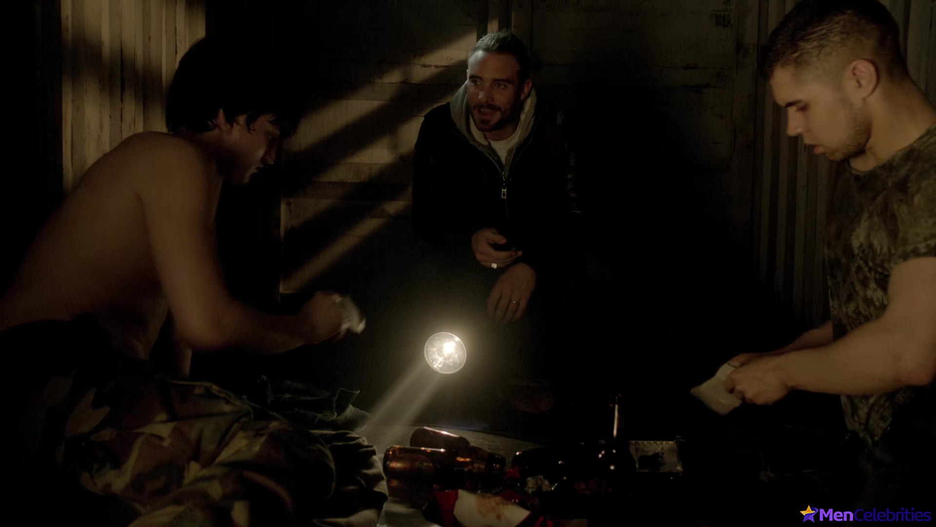 Richard Harmon shirtless in Rogue 1-03 Cathys Song