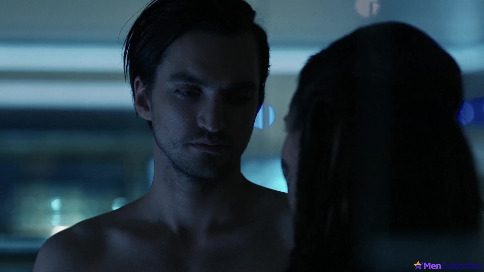 Richard Harmon shirtless in The 100 4-09 DNR