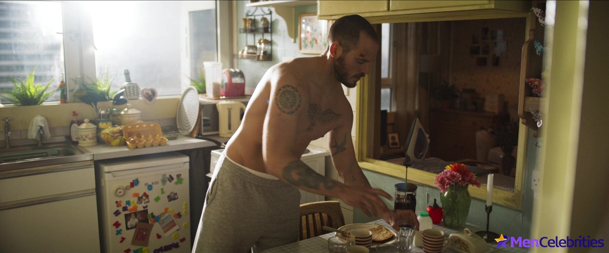 Sam Claflin naked movie