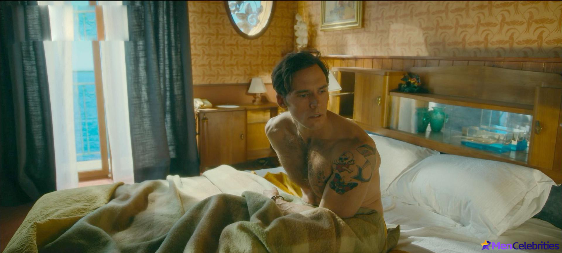 Sam Claflin nude scenes in Vanished