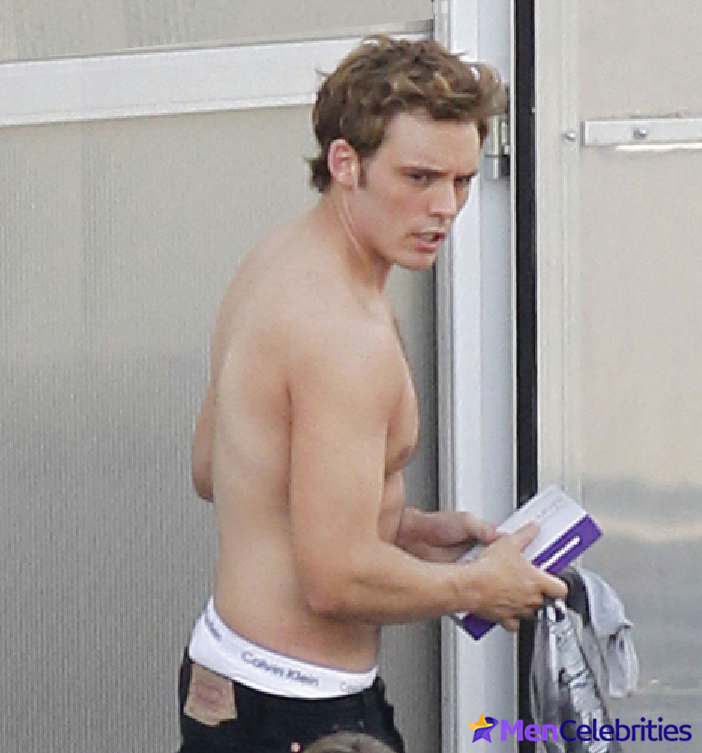 Sam Claflin caught naked