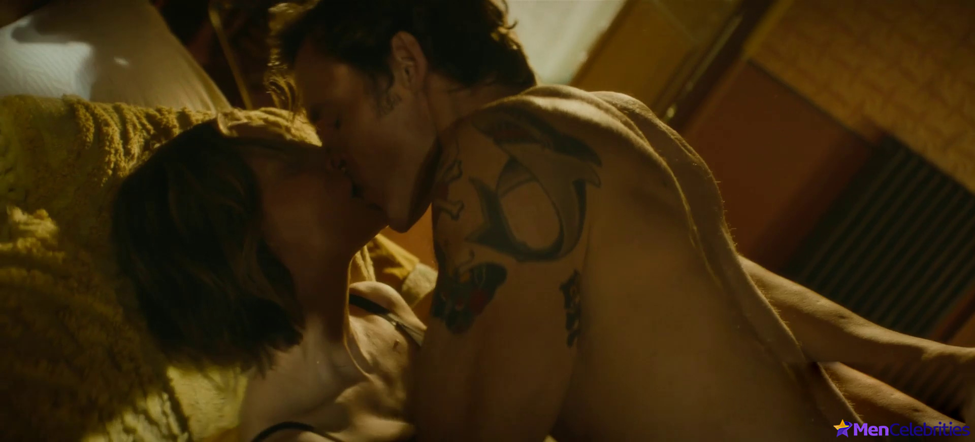 Sam Claflin nude scenes in Vanished