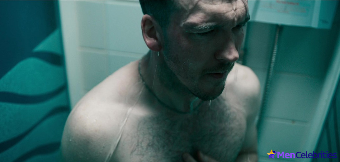 Sam Claflin shower video