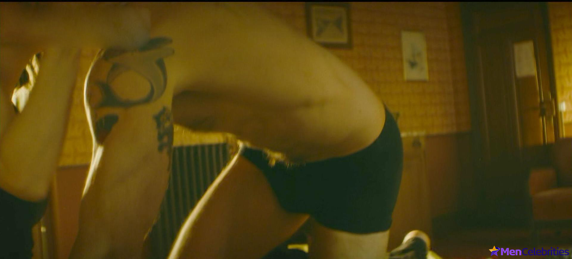 Sam Claflin nude scenes in Vanished