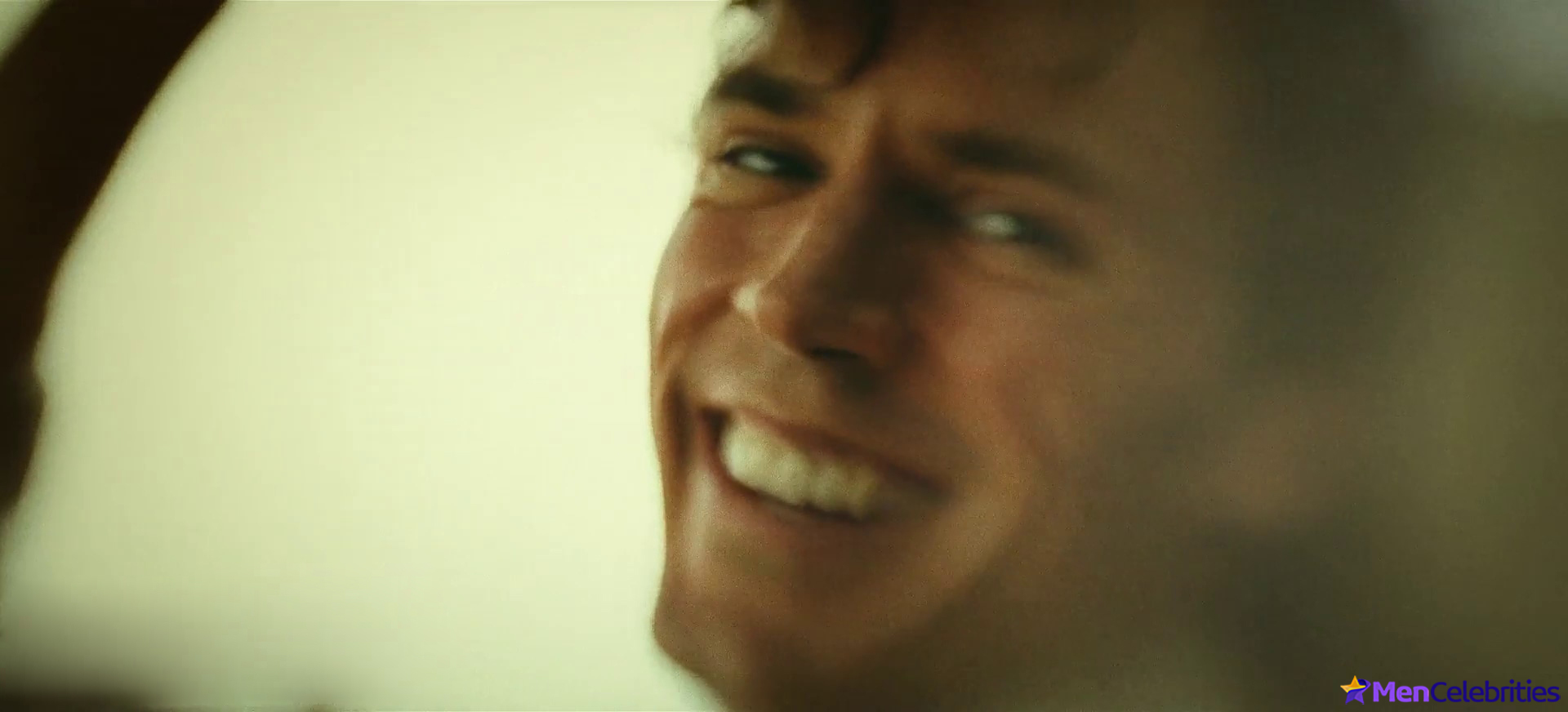Sam Claflin nude scenes in Vanished