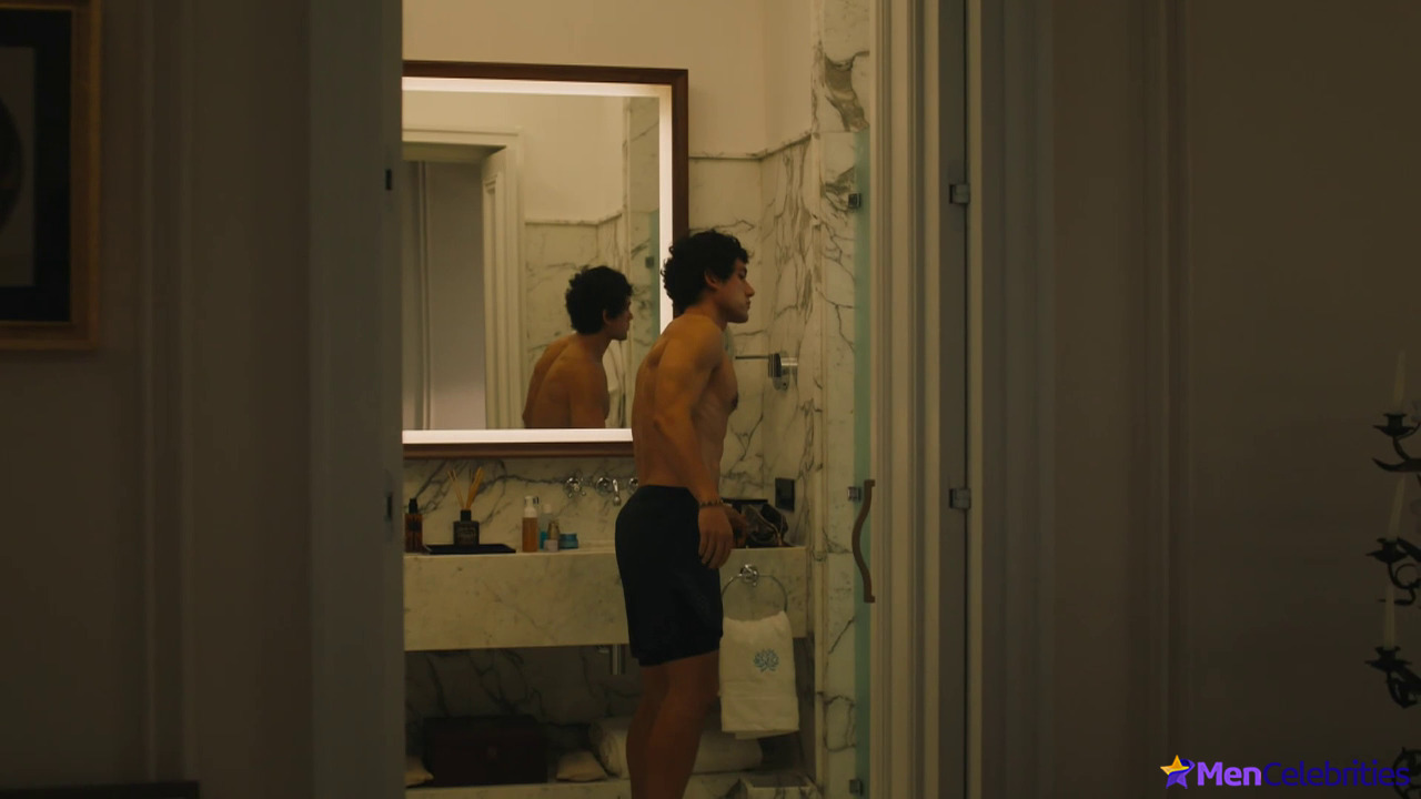 Will Sharpe nude and sex scenes in The White Lotus