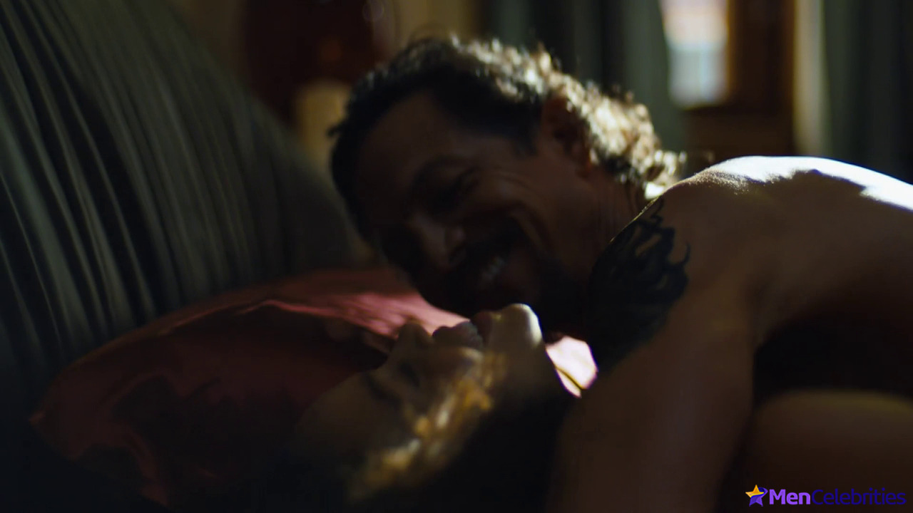 Benjamin Bratt in DMZ 1-02 Advent