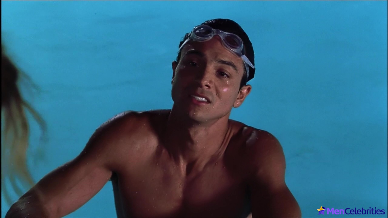 Benjamin Bratt shirtless in Miss Congeniality