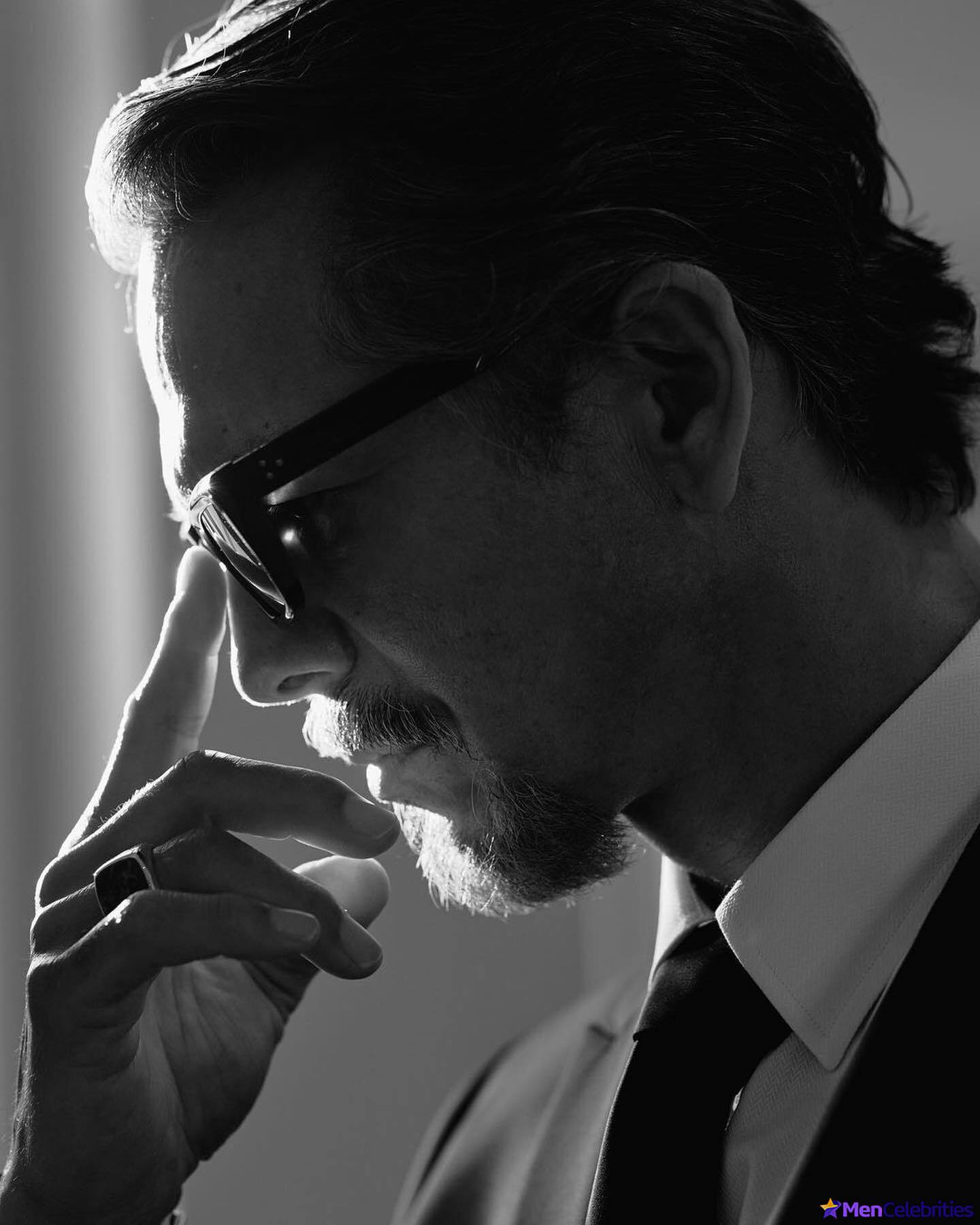 Benjamin Bratt shirtless and sexy photos