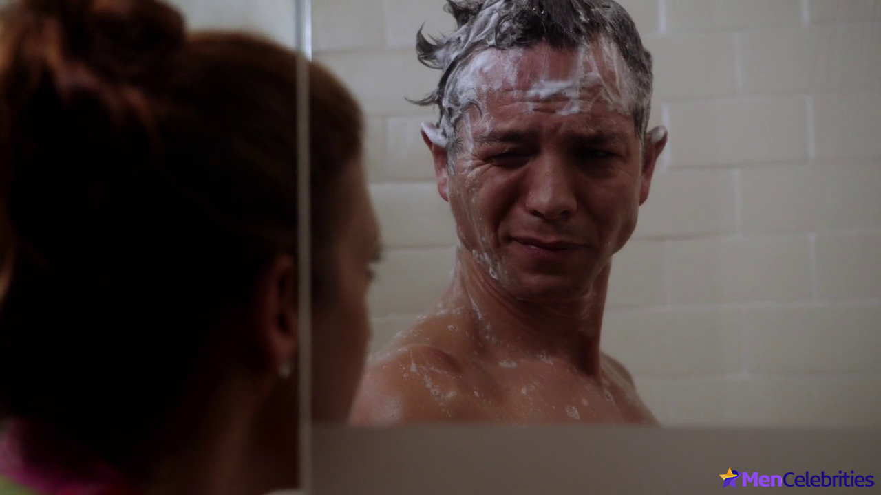 Benjamin Bratt shirtless in Private Practice 5-21 Drifting Back