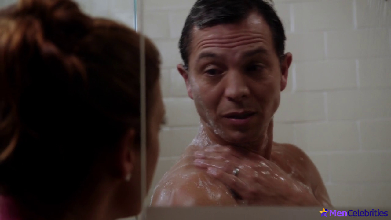 Benjamin Bratt shirtless in Private Practice 5-21 Drifting Back