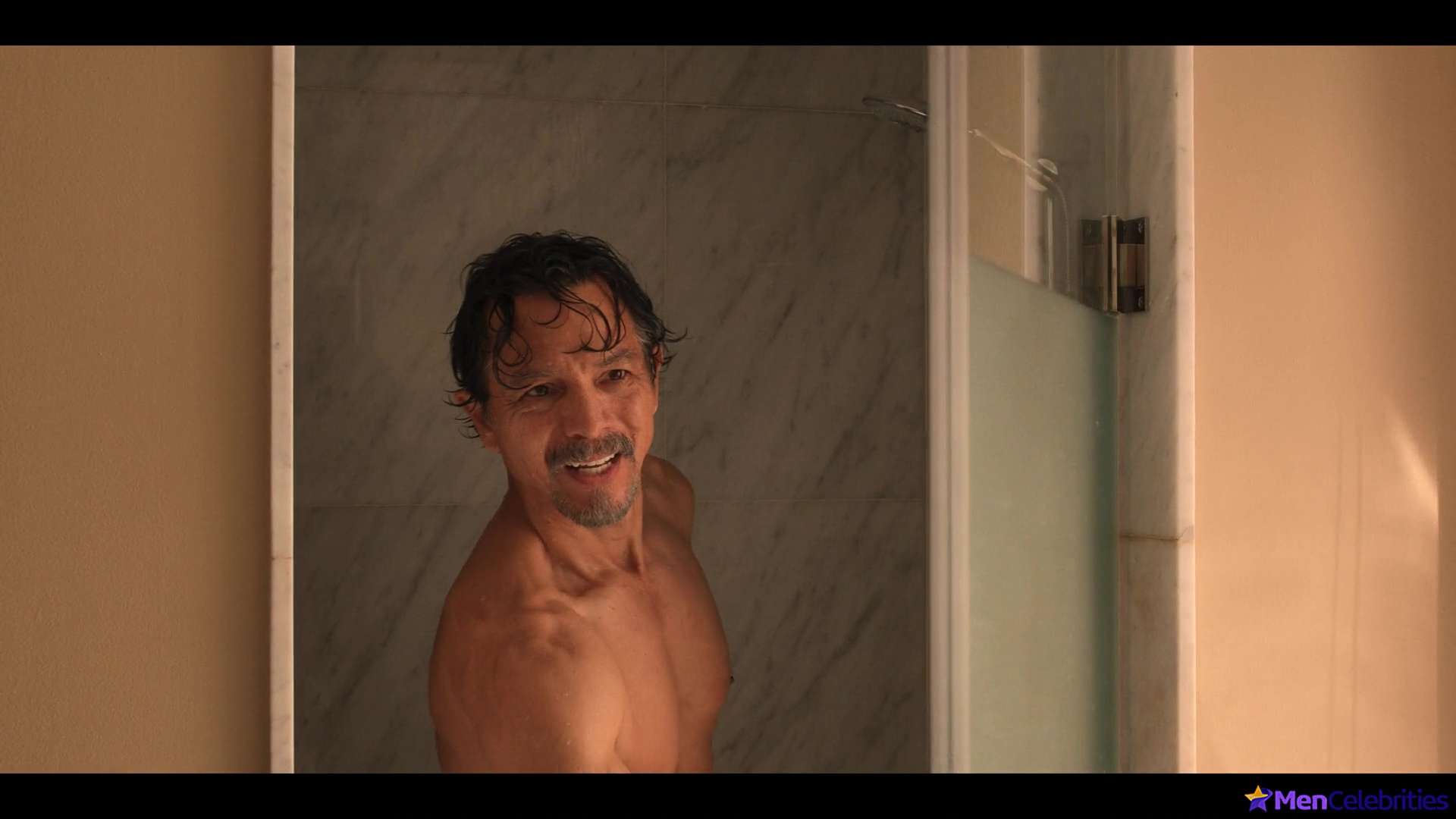 Benjamin Bratt nudes in Mother Of The Bride