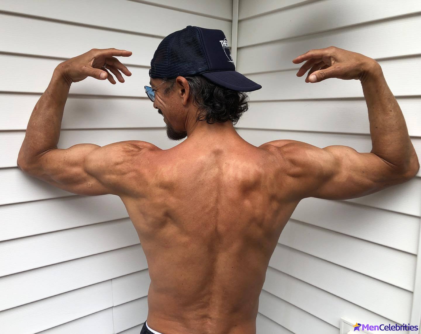 Benjamin Bratt shirtless and sexy photos