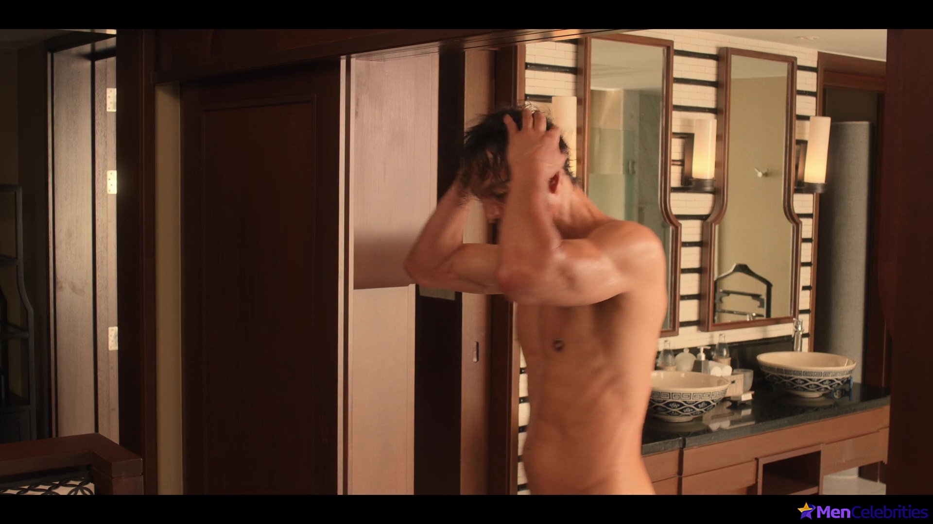 Benjamin Bratt nudes in Mother Of The Bride