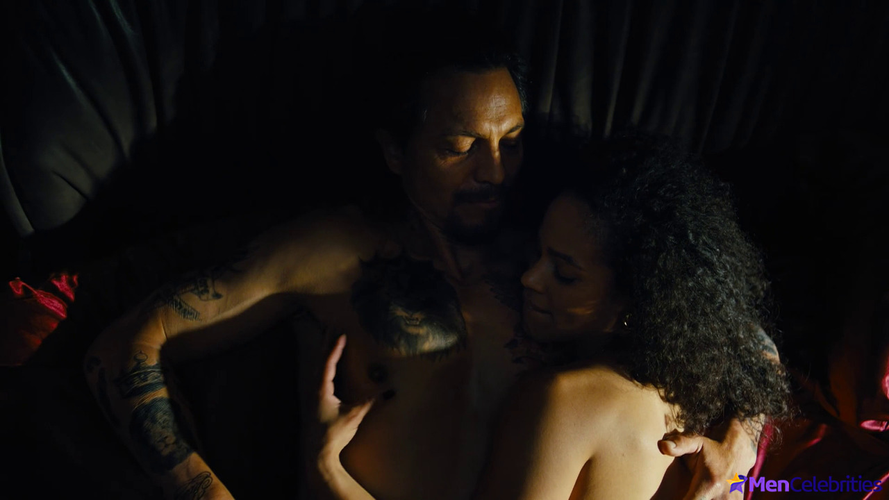Benjamin Bratt in DMZ 1-02 Advent