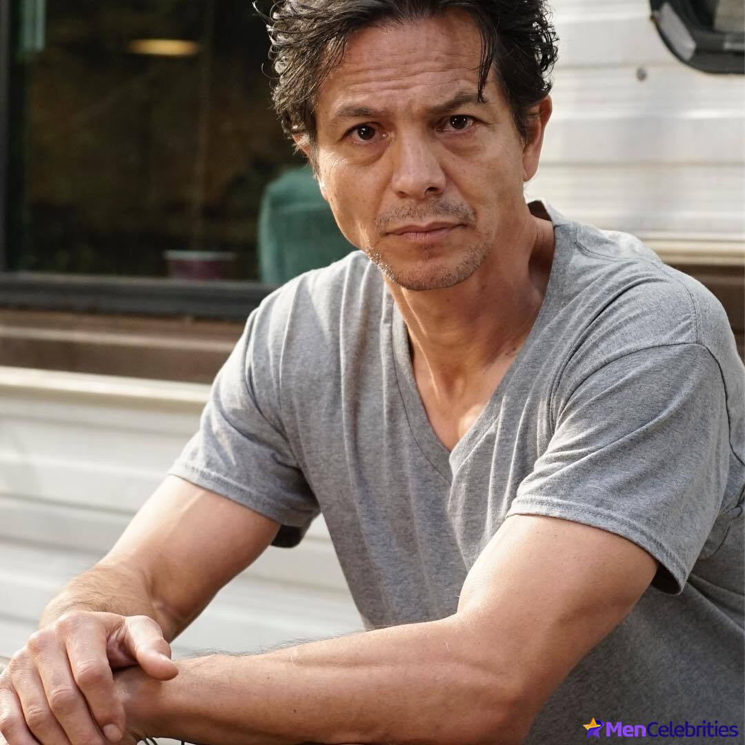 Benjamin Bratt shirtless and sexy photos