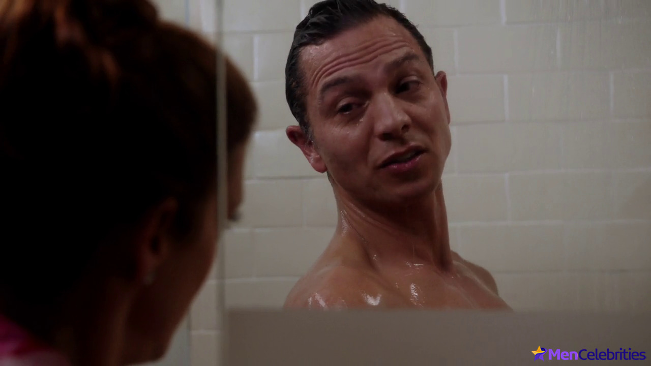 Benjamin Bratt shirtless in Private Practice 5-21 Drifting Back
