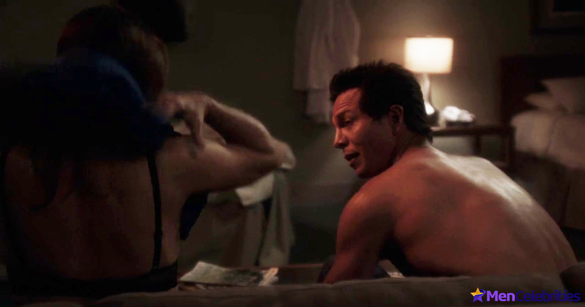 Benjamin Bratt shirtless in Private Practice 5-21 Drifting Back