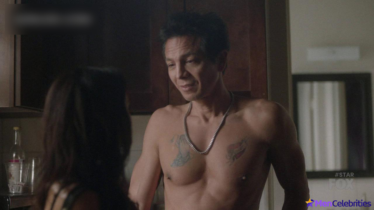 Benjamin Bratt nude and sex scenes