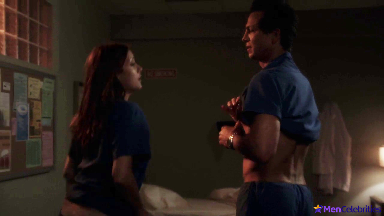 Benjamin Bratt shirtless in Private Practice 5-21 Drifting Back