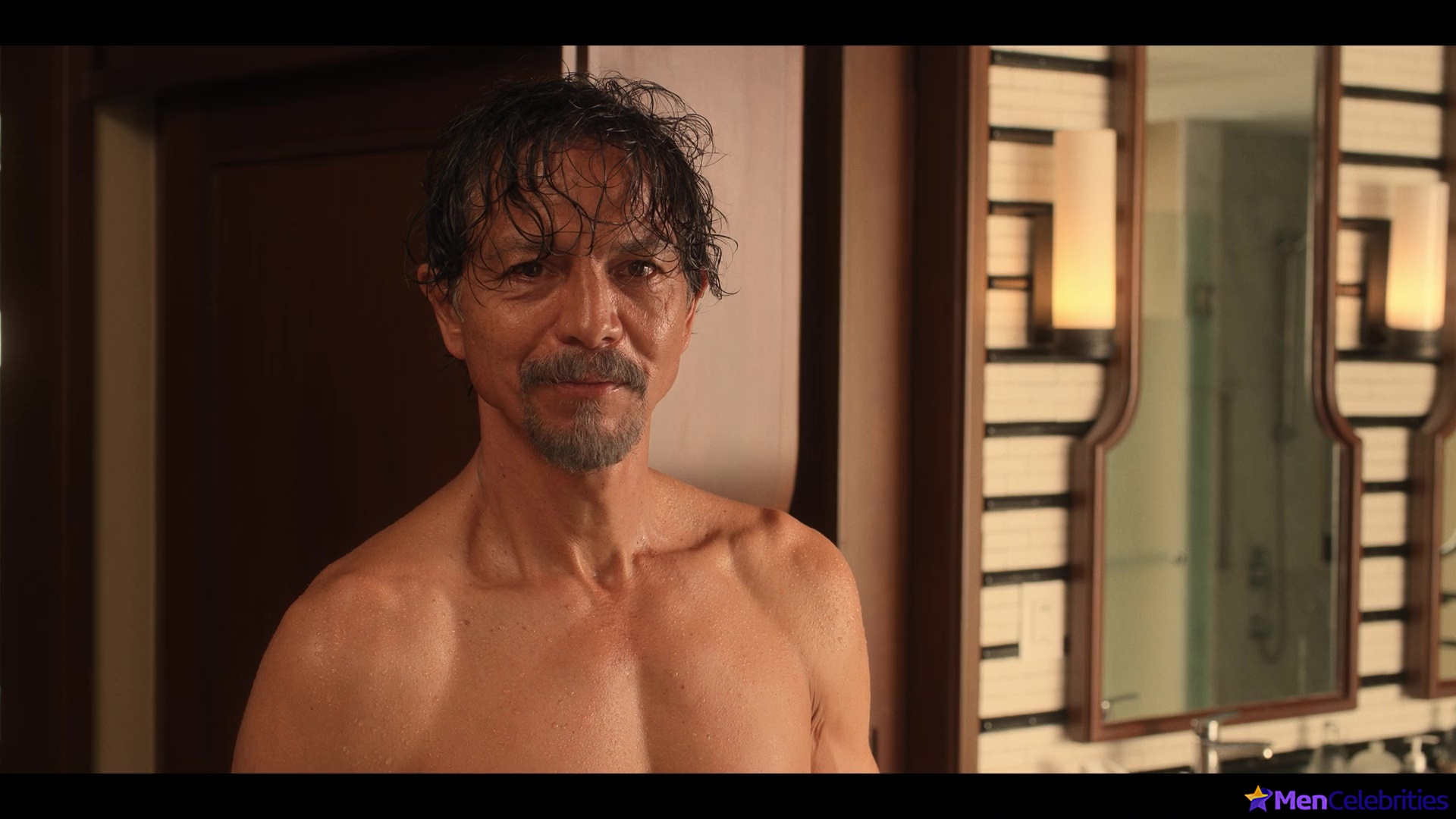 Benjamin Bratt nudes in Mother Of The Bride